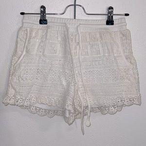 White crochet shorts. XS.